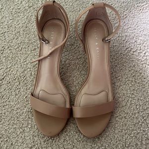 RARELY WORN KELLY & KATE TAN HEELS